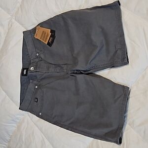 Mens sz 28 Vans shorts NWT